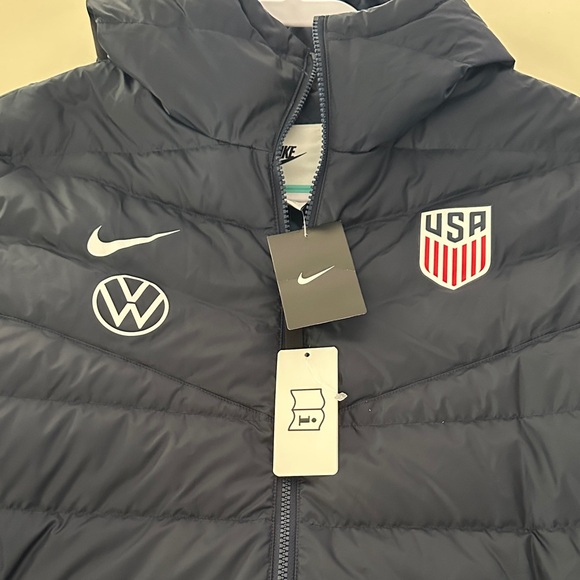 Nike Women’s Dark Blue Puffer Coat - Picture 2 of 3